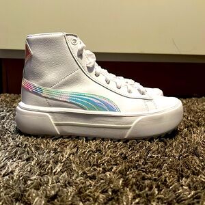 Puma women Kaia mid irresistible size 7 NO BOX